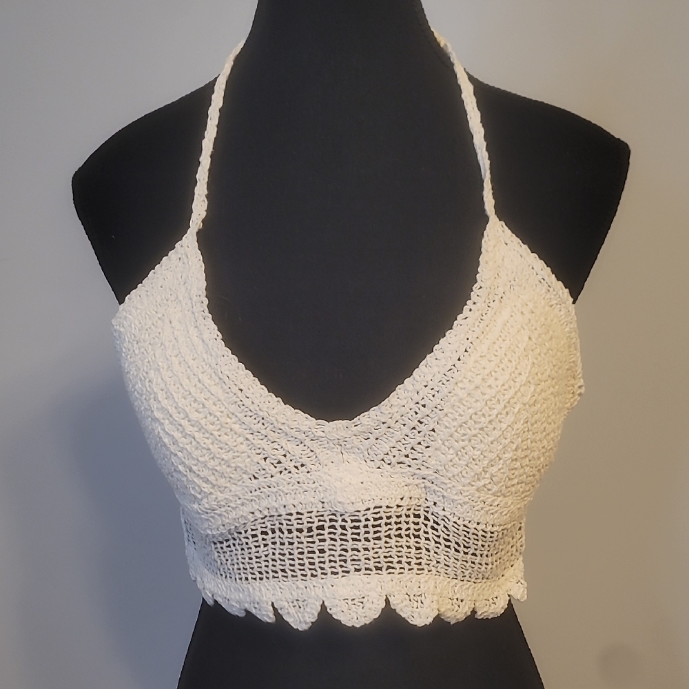Elegant Knit Halter Crop Top in Cream